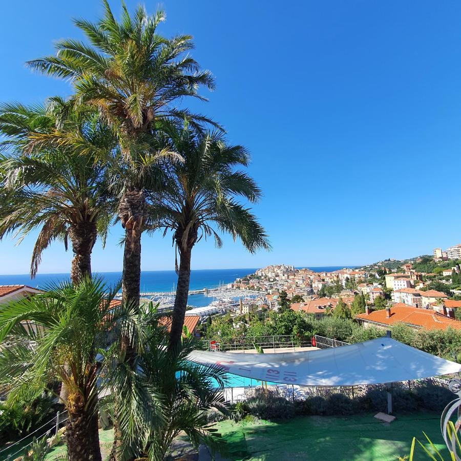 Adelebeppe "The Seaview" Apartman Imperia Kültér fotó
