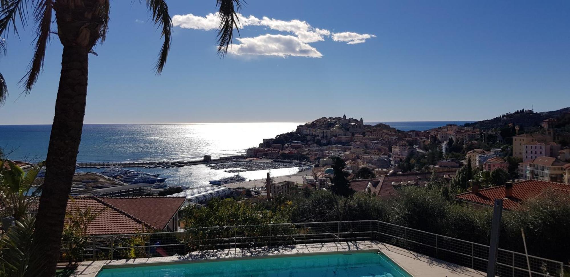 Adelebeppe "The Seaview" Apartman Imperia Kültér fotó