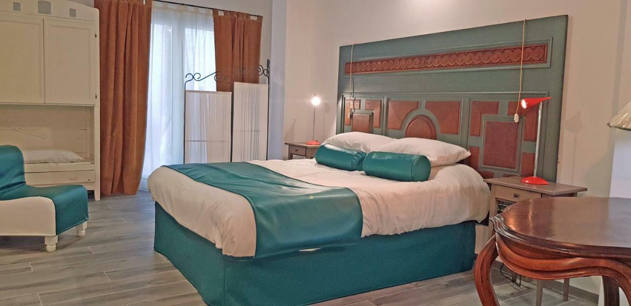 Adelebeppe "The Seaview" Apartman Imperia Kültér fotó